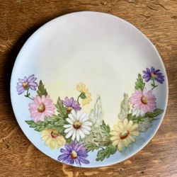 10” Gold Rim Porcelain Plate by Hutschenreuther Hand-painted Daisies Floral Motif