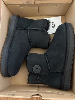 Ugg women boots size 5