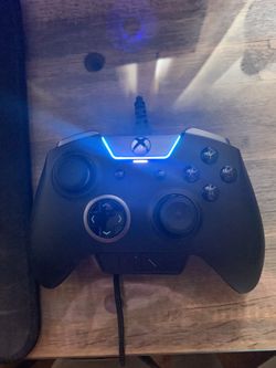 Razer Wolverine Ultimate Controller for Xbox Series X and S (also works on pc and older Xbox generations)