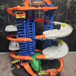 Hot Wheels Ultimate Garage Robo T-REX