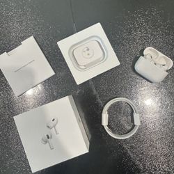 Apple Airpod Pro with MagSafe charging case 