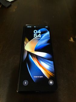 Samsung galaxy Z Fold 4 unlocked for any carrier, 256 gb