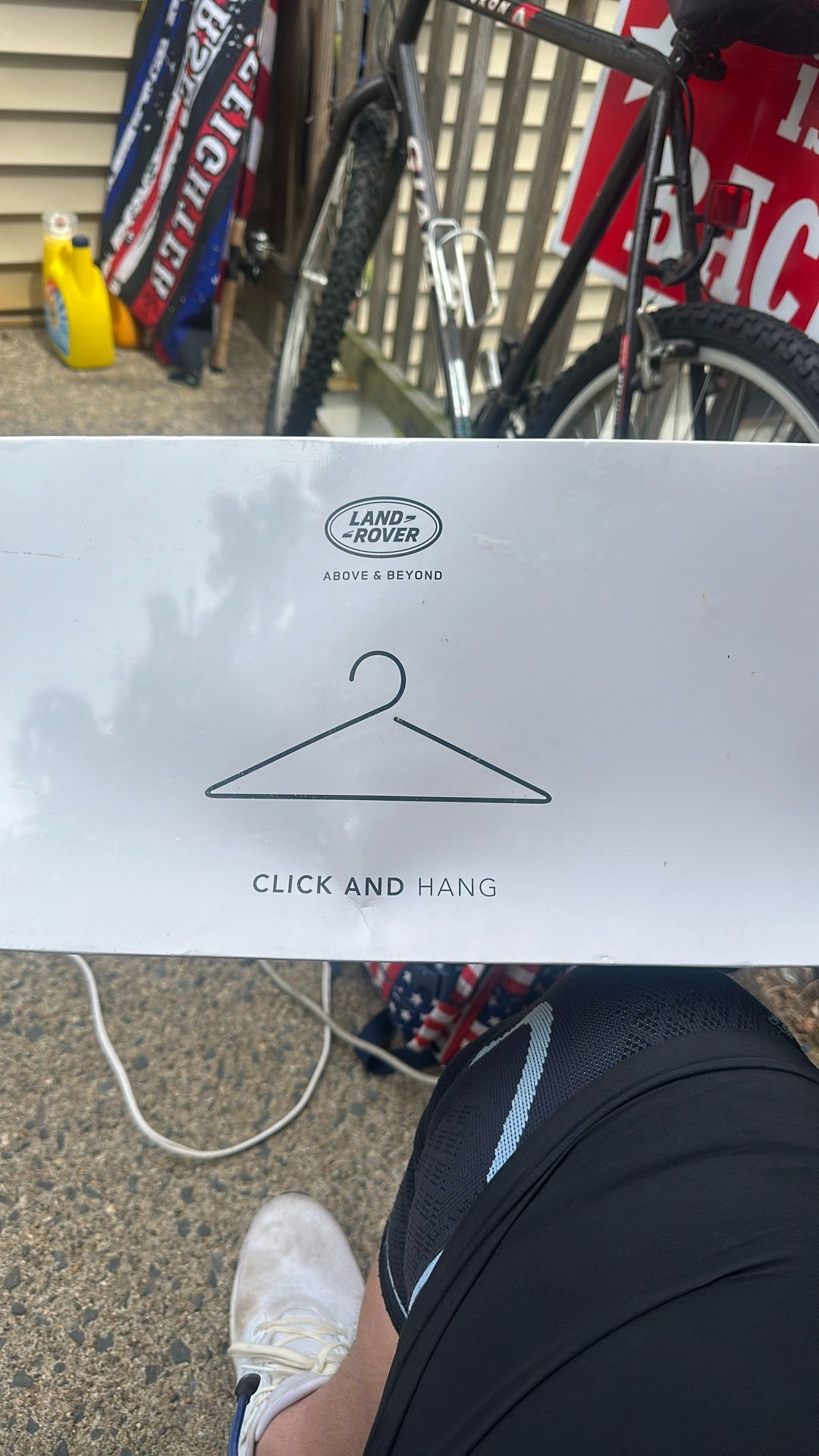 Land Rover / Ranger Rover Classy Coat Hanger Rack Attachment To Handle In Back Seat Of Car