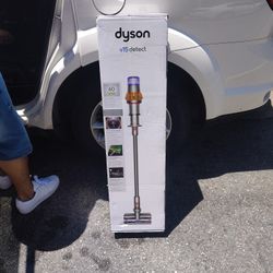 Dyson V15