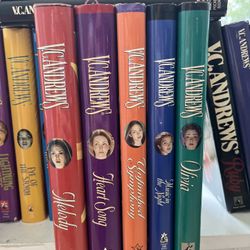 🎶 VC Andrews Books Logan Series Bundle – $40 OBO 🎶