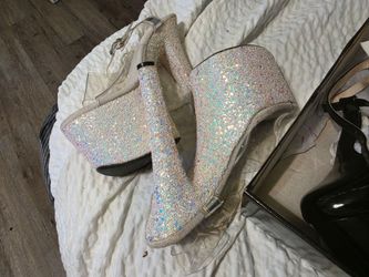 Two bears of stiletto, size seven and a half