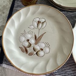 Vintage Felicity Sculpture Plates 