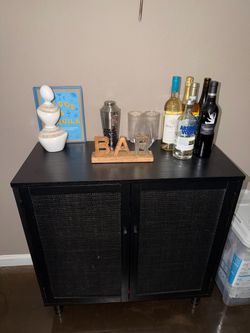 Bar cabinet