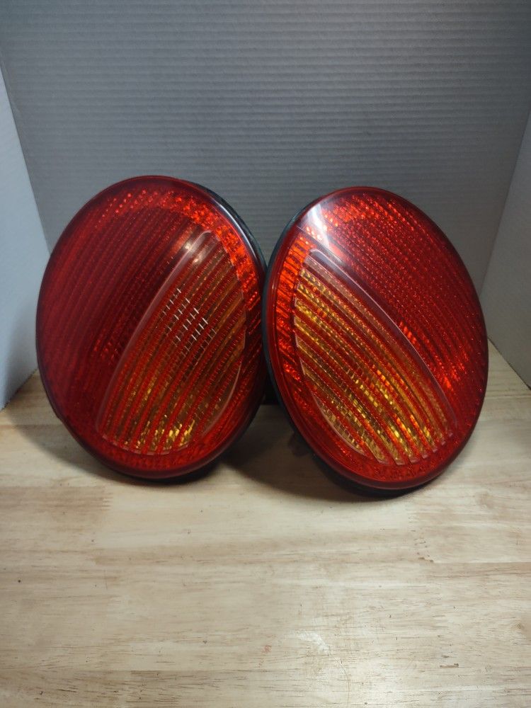 05 VW Beetle Turbo Tail Lights