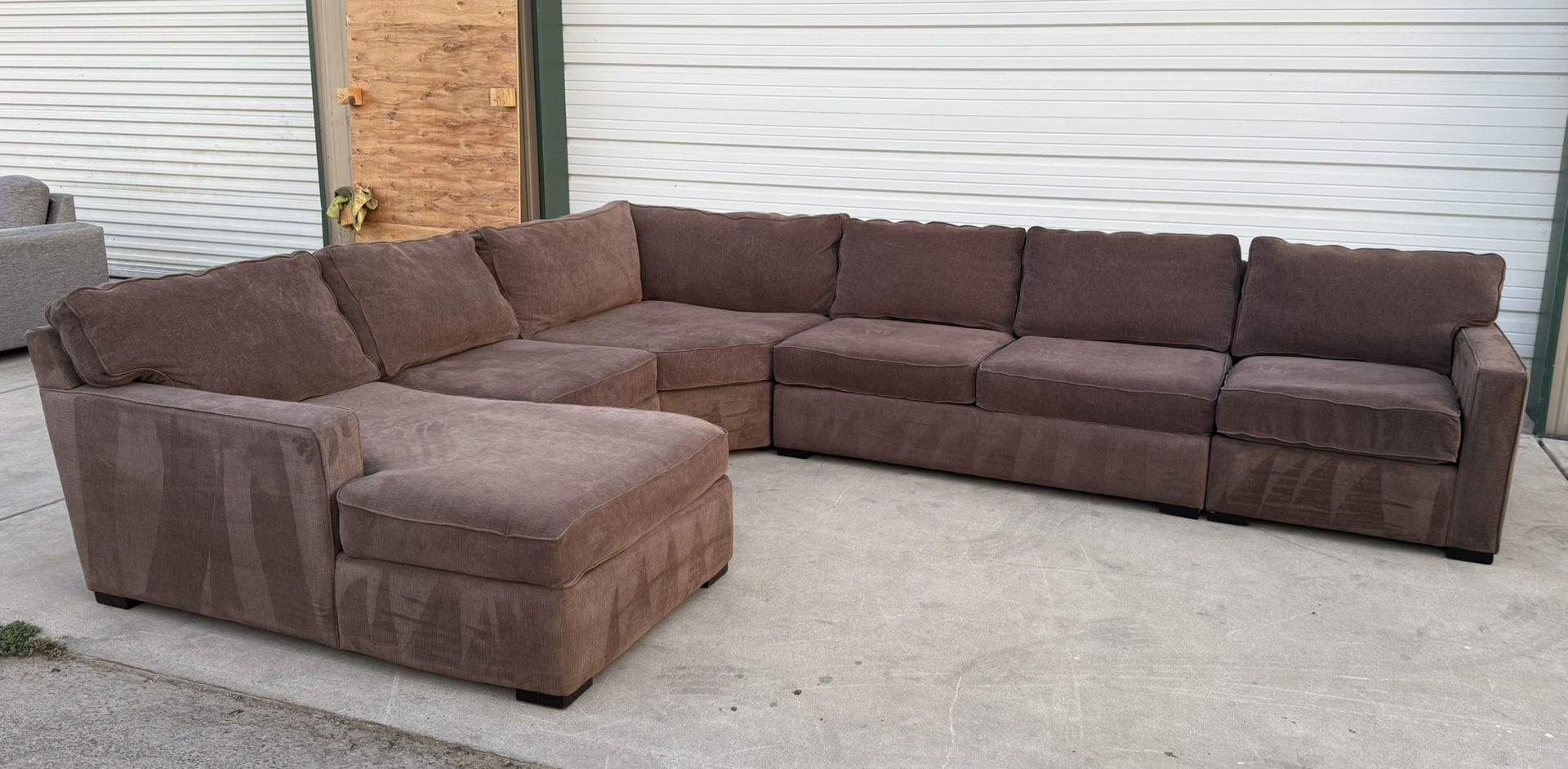 RADLEY 5 PIECE FABRIC SECTIONAL WITH CHAISE