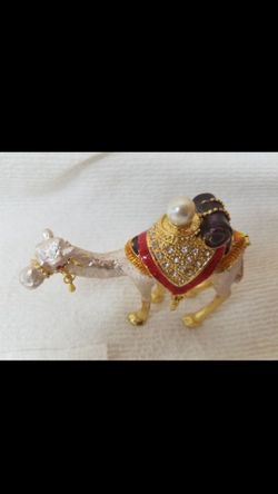 Camel trinket box for a ring/earrings(great as a favor or just a gift)