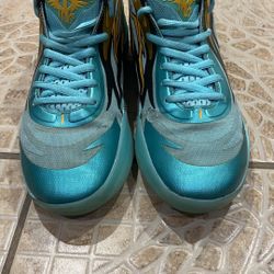 lamelo Ball MB.2 elektro aqua size 10 