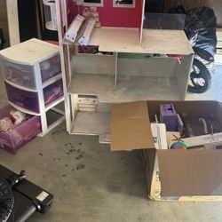 Huge Rainbow High Doll House, Dolls, Accessories and Clothes