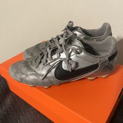 Men’s soccer cleats 
