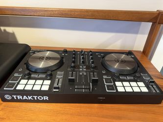Traktor kontrol S2 MK3