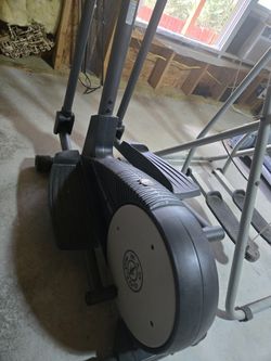 Gold's Gym Elliptical Machine