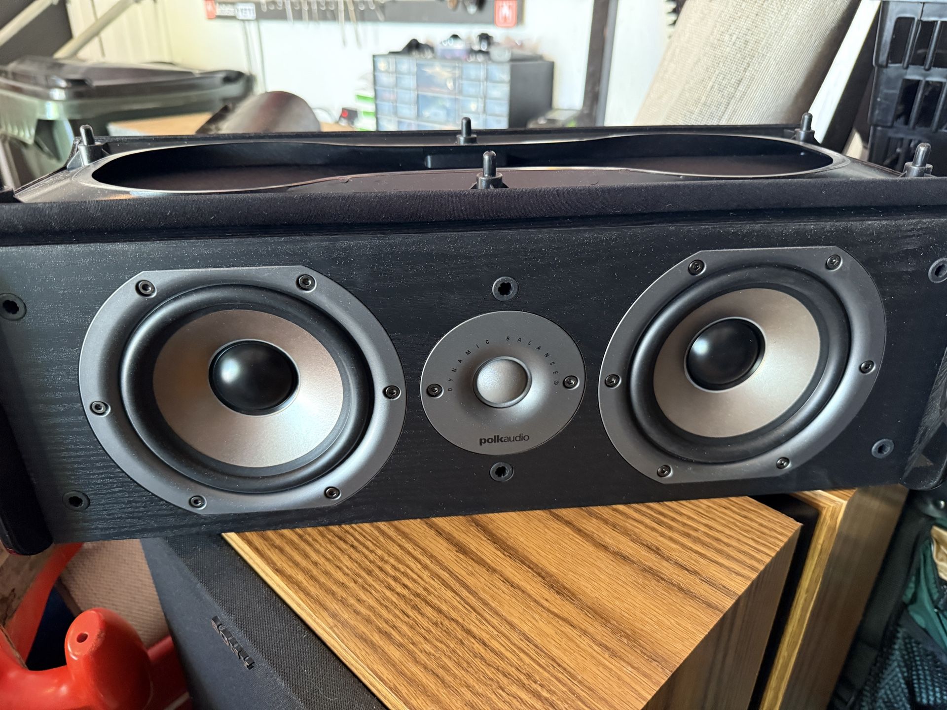Polk Audio CS10 Center Channel Speaker in good shape!