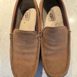UGGs Slippers men’s Size 9