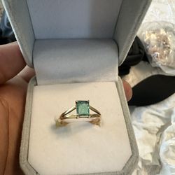 Emerald From Panjsher Afghanistan Sets In 14k Yellow Gold Size 7