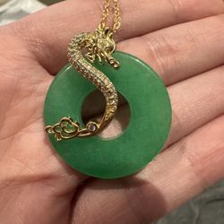 2024 NEW GREEN JADEITE GOLD YEAR OF DRAGON CRYSTAL PENDANT AMULET NECKLACE ($200 RETAIL) BEST OFFER