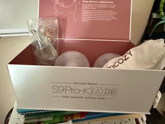 Momcozy + Lima de uñas