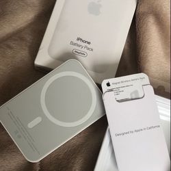 APPLE PORTABLE CHARGER
