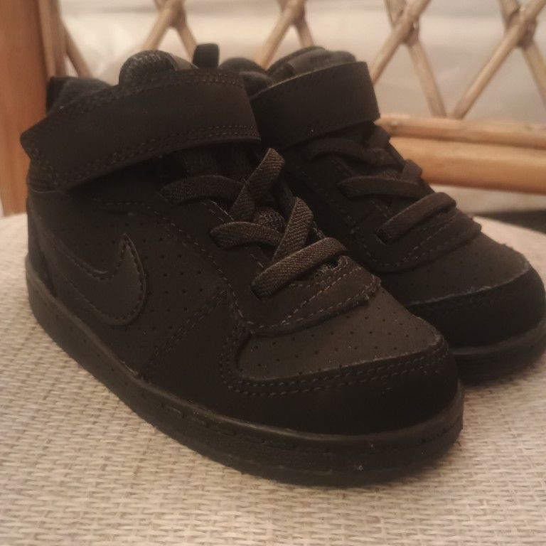Nike Court Borough Mid Top Toddler Tennis Shoes/ Sneakers - Size 6C