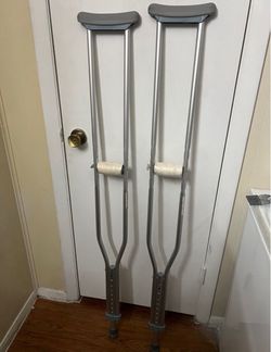 Medline Aluminum Crutches for Kids, Adults, & Seniors, Walking Aid for Reliable Balance, Comfortably Holds 300 LBS, Fits Patients Between 5'10" to 6'6