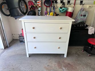 IKEA HEMNES 3-Drawer Chest – White Stain
