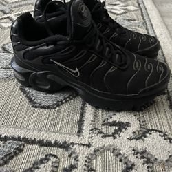 Nike Air Max Plus 4.5y