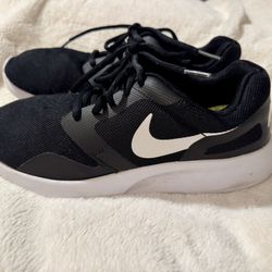 Women Nike 7.5