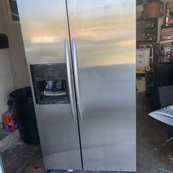 Refrigerator  Kitchen aid  Ksrp25fsssoo