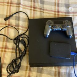 PlayStation 4 Slim 