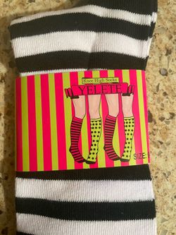 ( Yelete ). Socks