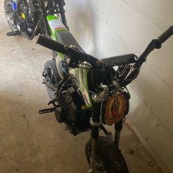 49cc mini Dirt Bike 40mph Good Condition 360$