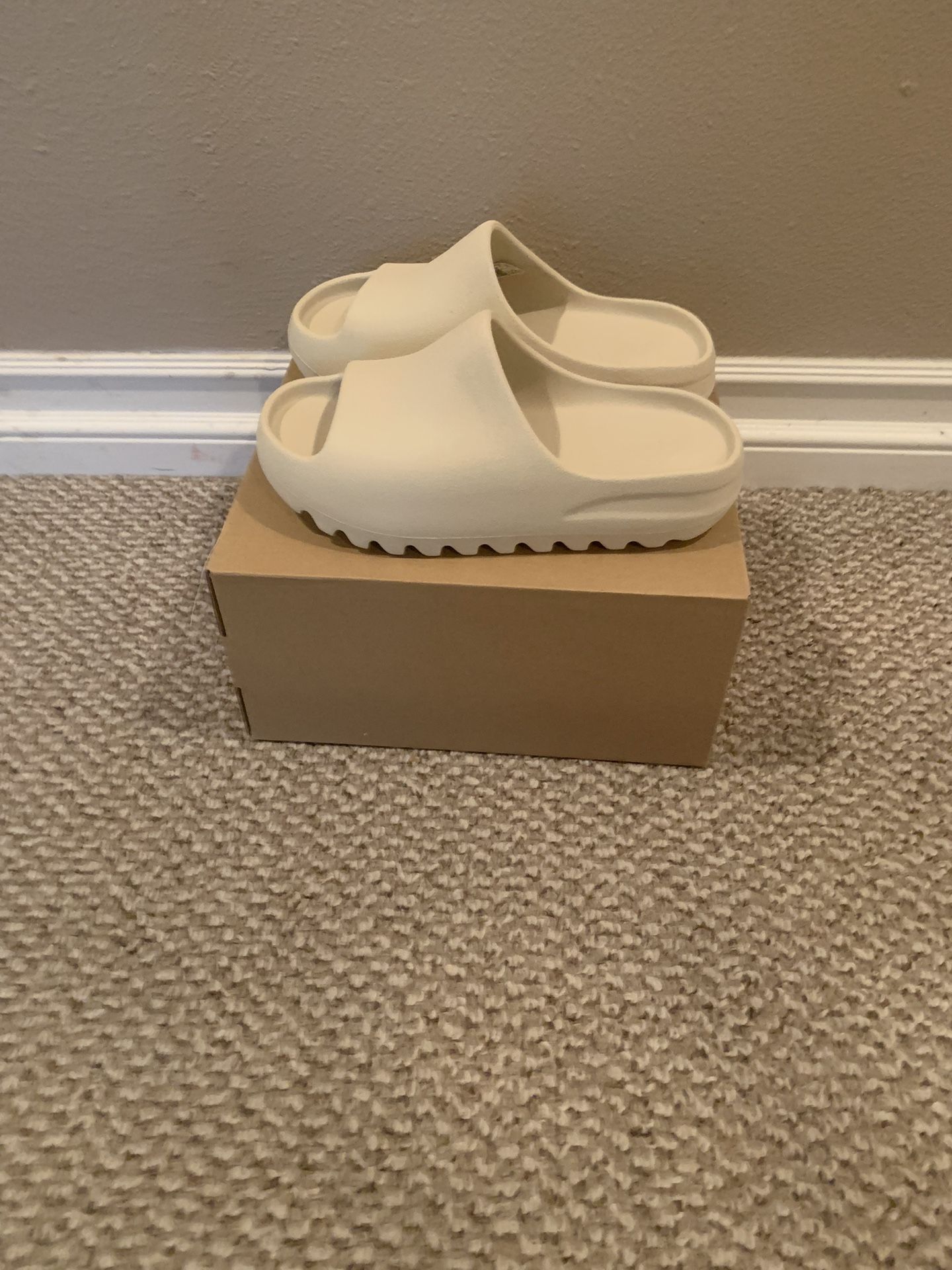 Yeezy Slide Kids Size 3 (Restock Pair)