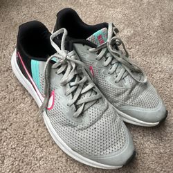 Nike Star Runner 3 SE DD1144-001 Size 7Y Grey Fog/White Black GIRLS