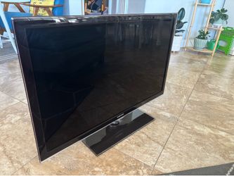 Samsung 42 inch flatscreen TV works perfect