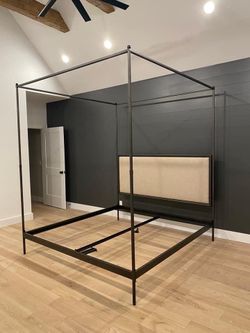 BLACK METAL CANOPY BED (KING)