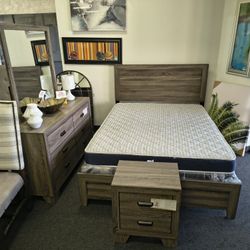 Queen Size 4 Piece Bedroom Set