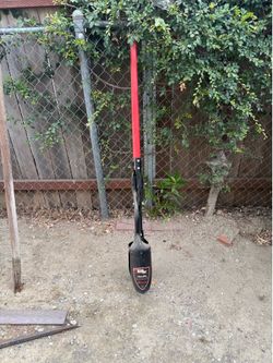 Razorback Post Hole Digger