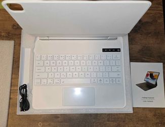 Generic Apple Magic Keyboard: iPad Keyboard & case for iPad Pro 12.9 (3rd, 4th, 5th & 6th gen)