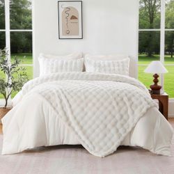 Brand New 2-in-1 Faux Rabbit Fur Queen Comforter Set Cream White