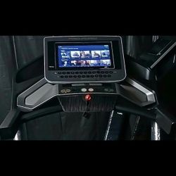 ProForm Pro 5000 Smart Treadmill with 14” HD Pivot Touchscreen Display 