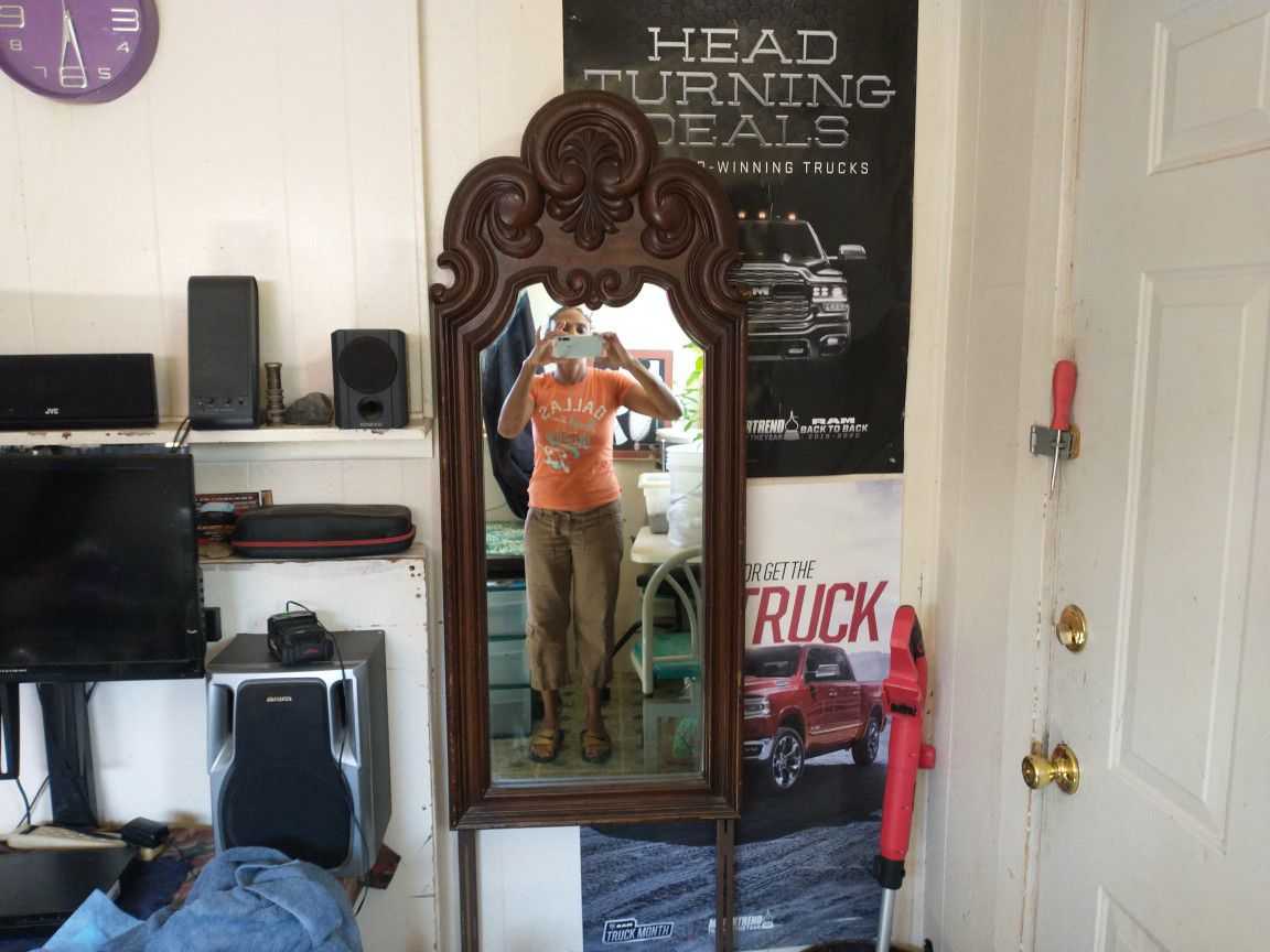 Mirrors That Attach To a Dresser