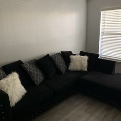Selling Black Sectional Includes (9) Pillows
