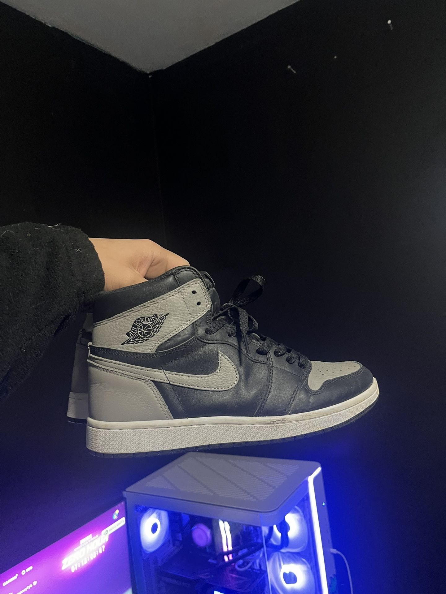 Jordan 1 Retro High OG “Shadow” 2018
