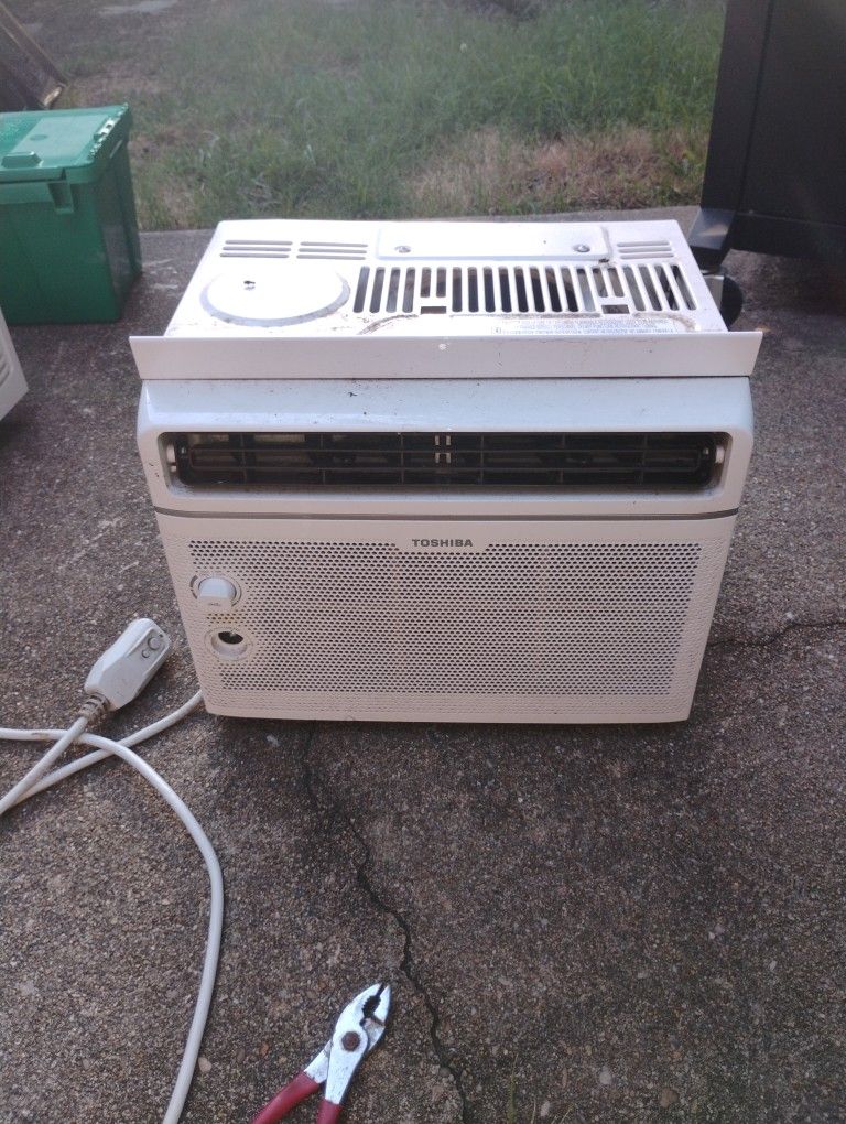 Toshiba Window AC Unit