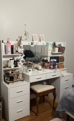 White Vanity Table with Lighted Mirror + Vanity Chair 