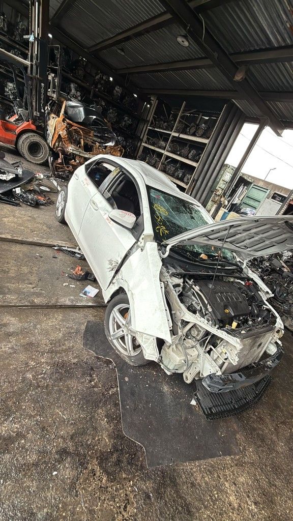 Toyota Corolla 2017 
Only Parts 